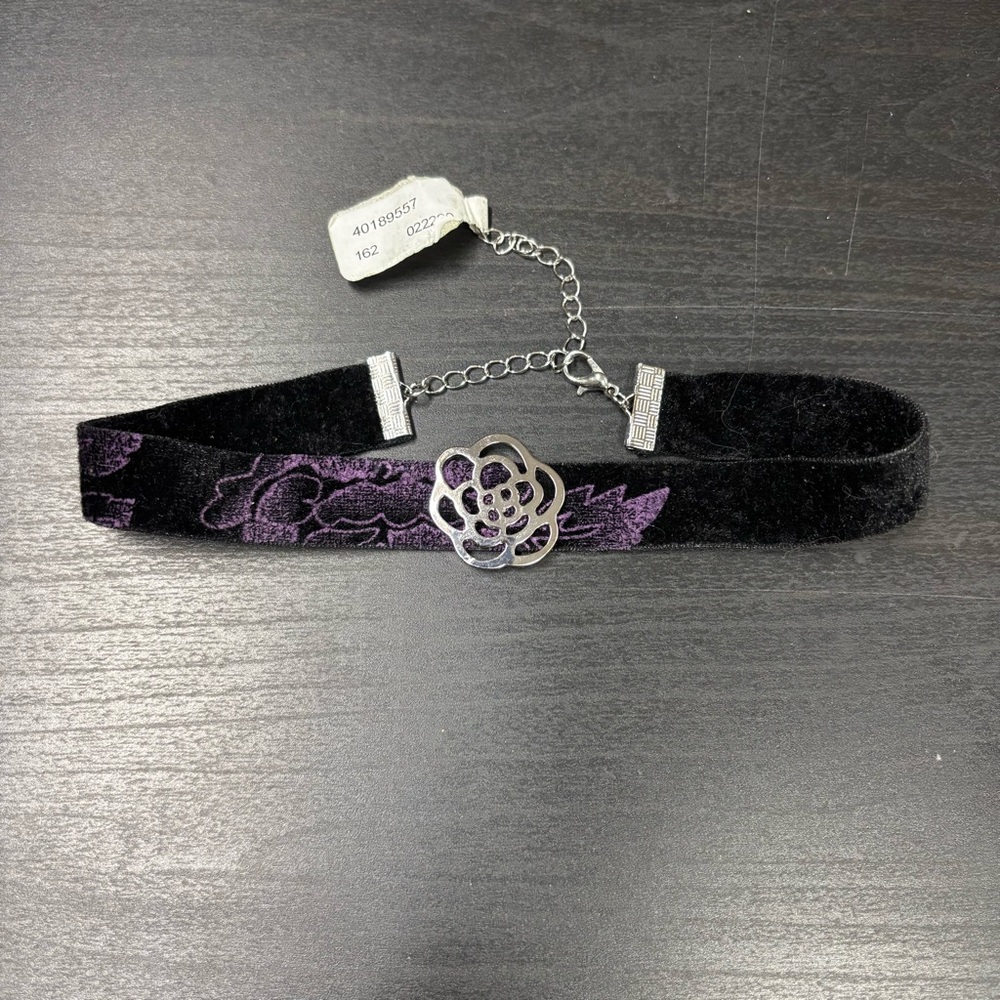 NWT Express Black and Purple Velvet Floral Choker Necklace